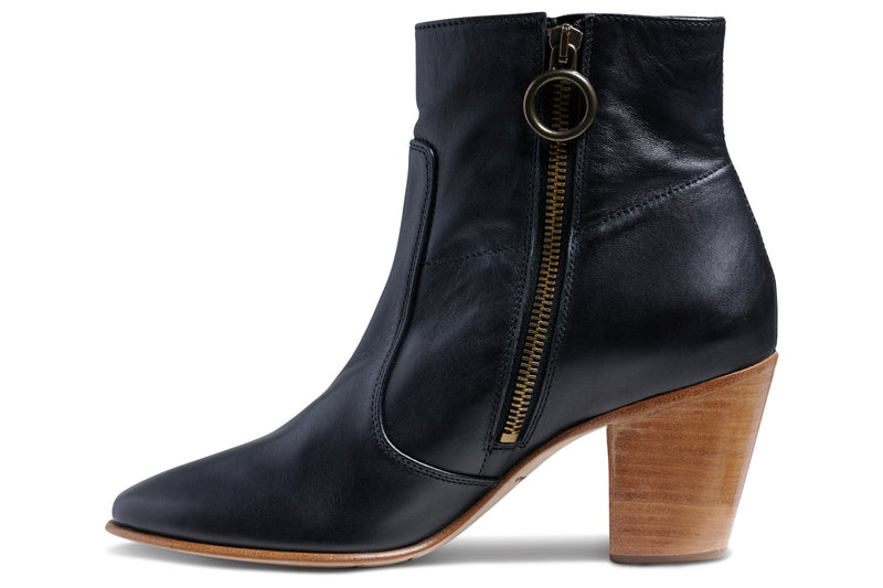 Catbird leather boot in black - product inside side shot