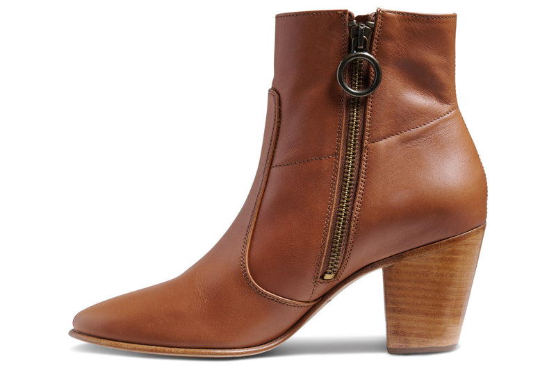 Catbird leather boot in cognac - product inside side shot