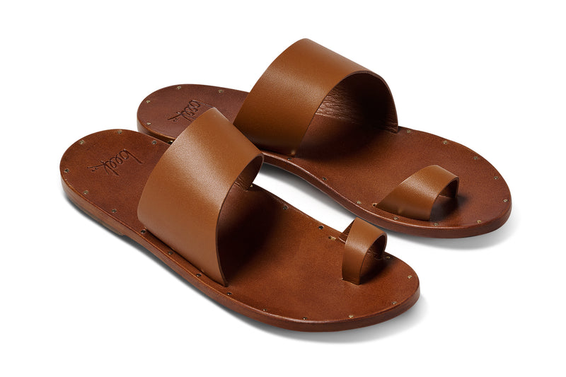 Finch leather toe-ring sandal in tan - product angle shot