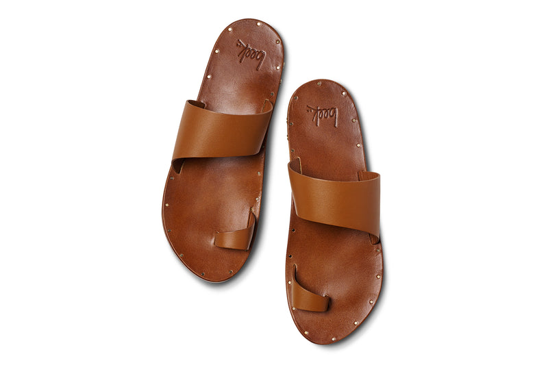 Finch leather toe-ring sandal in tan - product top shot