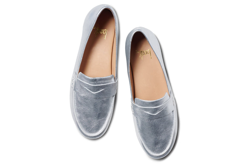 Moorhen leather loafers in silver - top shot