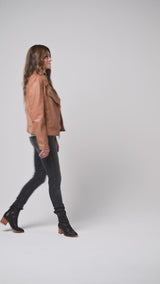 @jenhawkins wearing Pheasant leather boots in black/tan with skinny jeans.