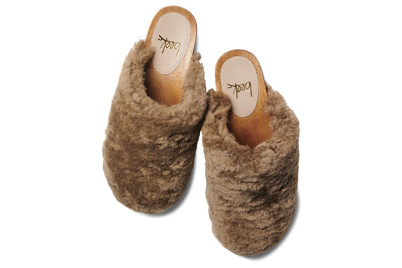 Woodpecker Más Shearling clog in bronze - product top shot